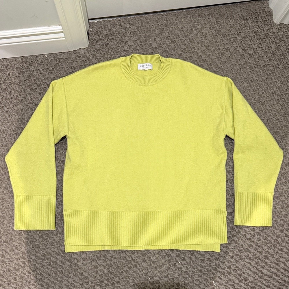 Sweater - Madison The Label - Large
